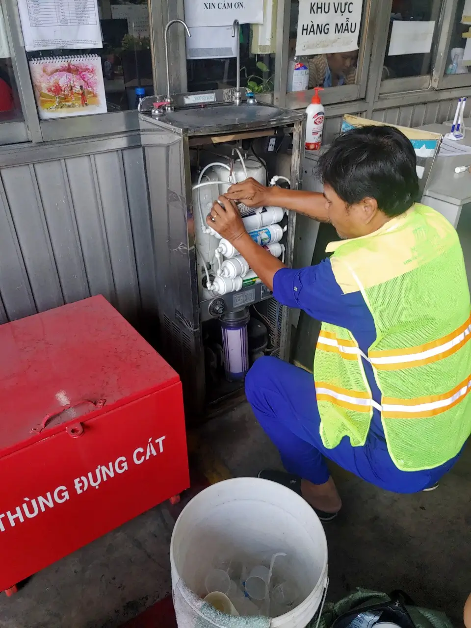 Thay lõi lọc nước 19 malonu quy trinh 2